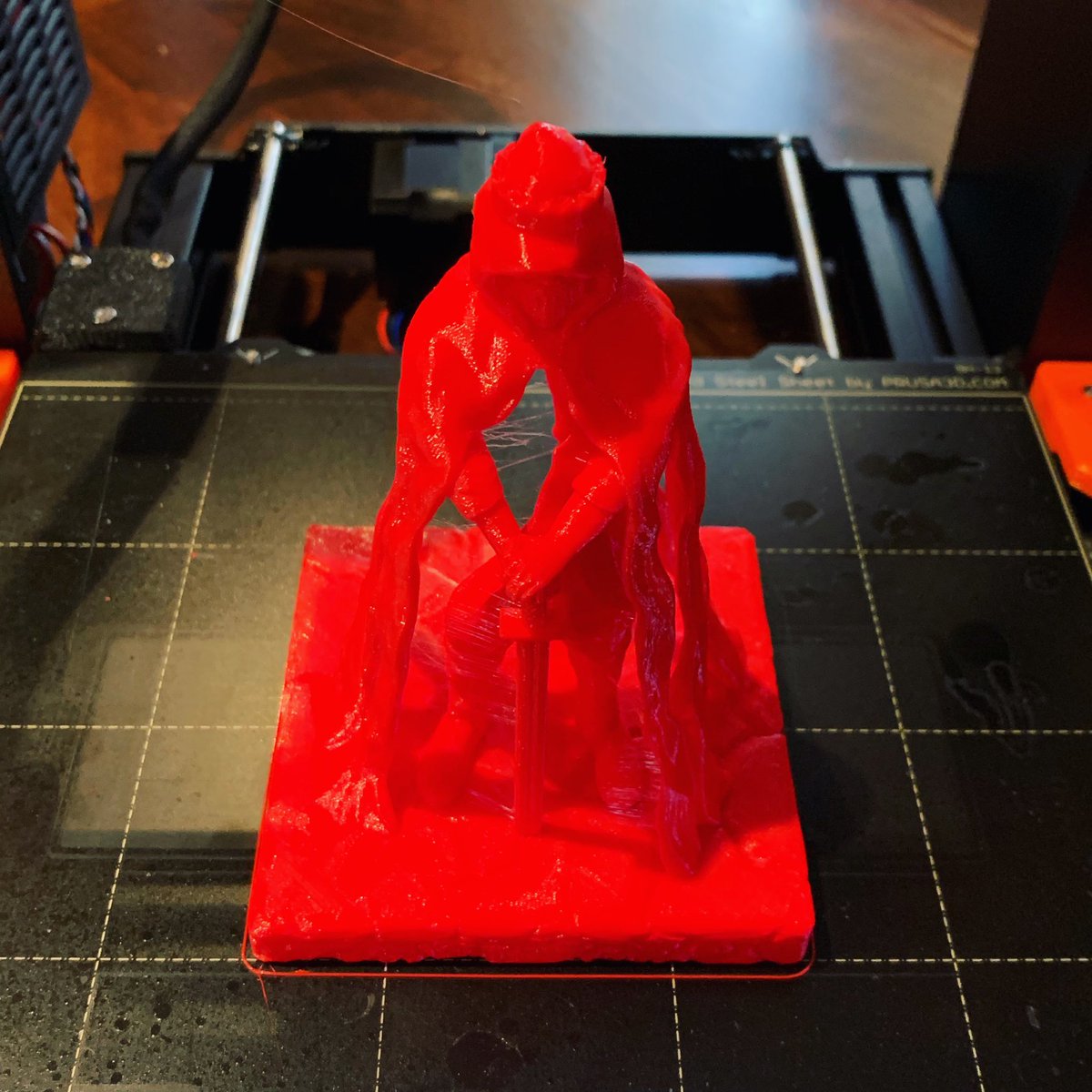 The Once and Future King #3dmodel <a href="/kijaidesign/">Jukka Seppänen</a> #3dprinting <a href="/josefprusa/">Josef Prusa</a> #pla <a href="/materio3d/">Materio3D</a> #dragonred #king #makersgonnamake