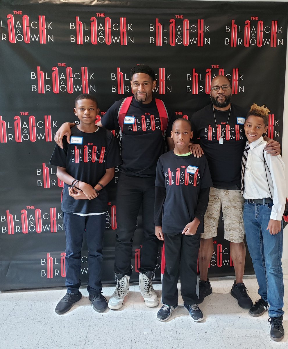 brandontalk's tweet image. Black and Brown Boys hackathon at @statesmenboys #statesmenboys #buildstrongboys #hackathon #tech #dcevents #blackandbrownhack