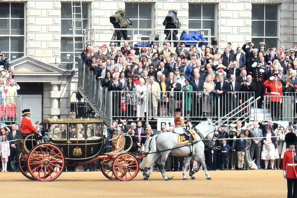 stevechalles's tweet photo. Pics - 1: @ctvob with #Telegenic, @BroadcastRF &amp; @ACSMediaUK in action for the Queen’s Birthday Parade - Trooping The Colour - for @BBCStudiosLive.  #QBP #QBP2019 https://t.co/ddkdZMTeU6