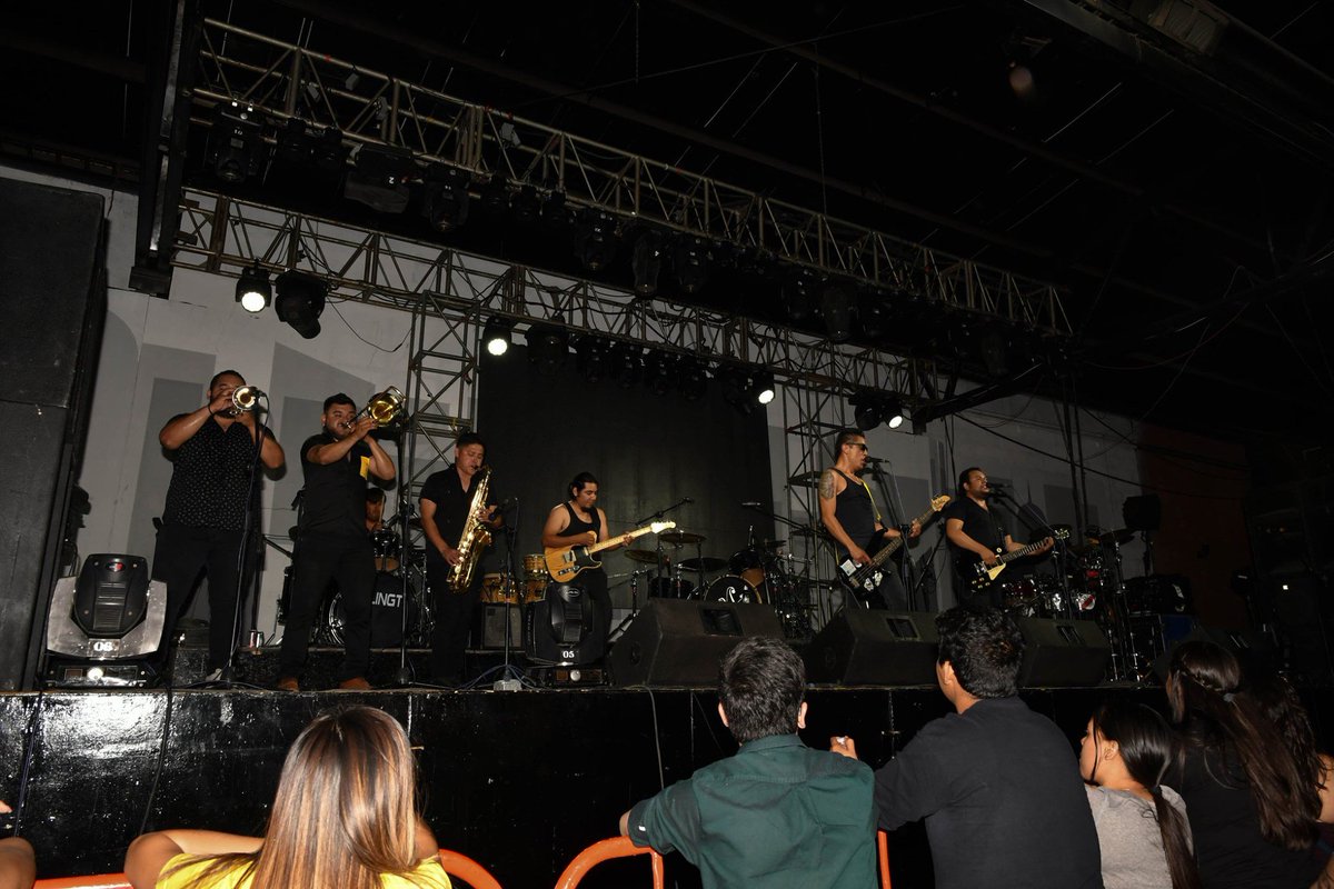 omarrdzband's tweet photo. Hace dos semanas @RemolskaShow tuvo el honor de abrirle el concierto a Los Auténticos Decadentes https://t.co/GsG2avKD3J