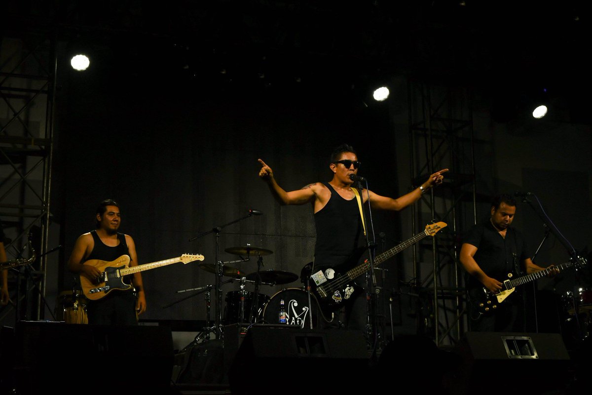 omarrdzband's tweet photo. Hace dos semanas @RemolskaShow tuvo el honor de abrirle el concierto a Los Auténticos Decadentes https://t.co/GsG2avKD3J