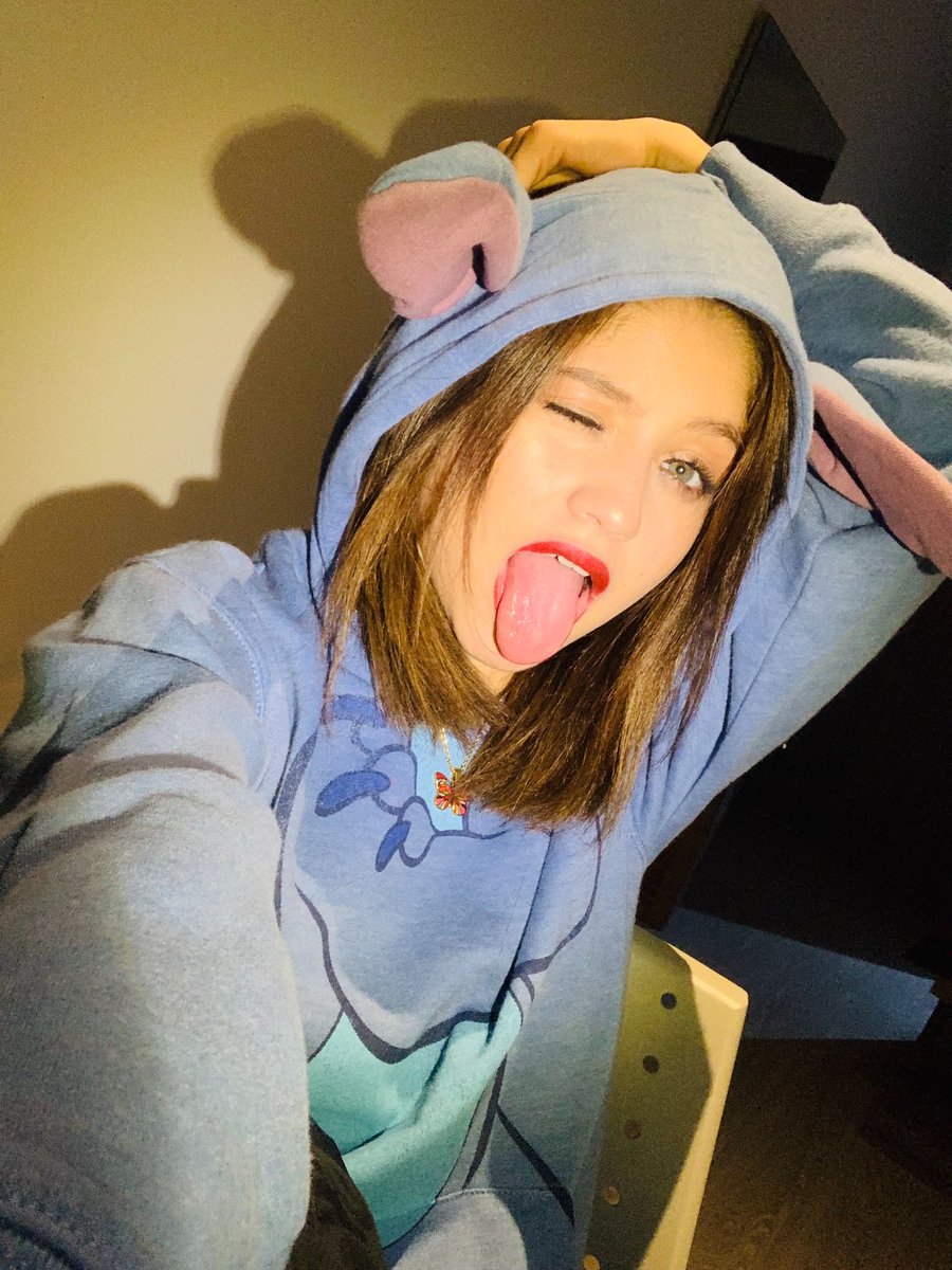 karolsevilla's tweet photo. Hoy es un buen día para sonreír!! https://t.co/bXB404wQTw
