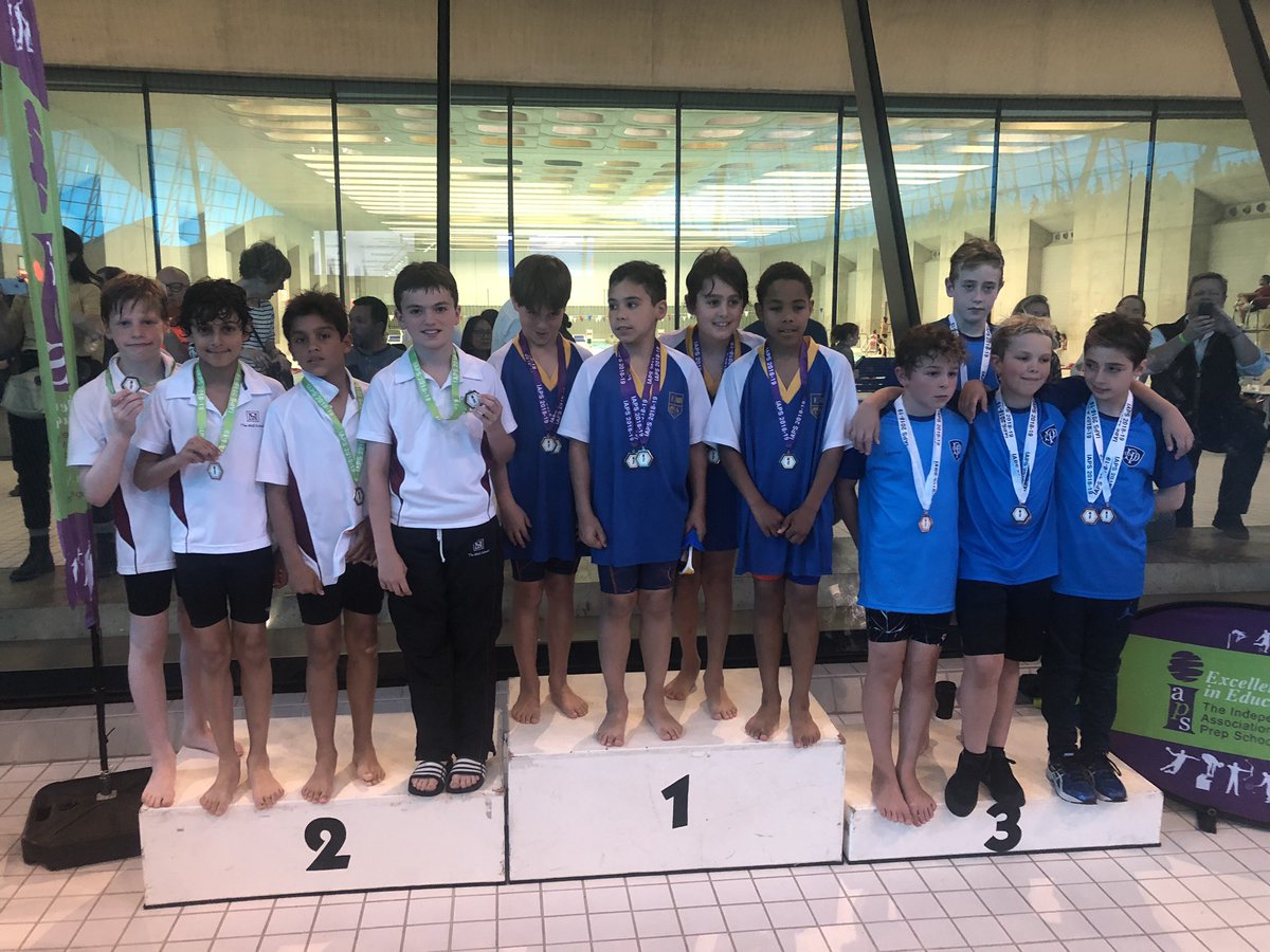 MallSchoolSport's tweet image. And the 2nd place medalists  @Themallschool U10. 👏🏻👏🏻🙌🏻🙌🏻great experience for the boys. @iapsuksport