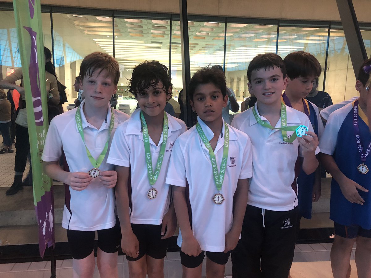 MallSchoolSport's tweet image. And the 2nd place medalists  @Themallschool U10. 👏🏻👏🏻🙌🏻🙌🏻great experience for the boys. @iapsuksport