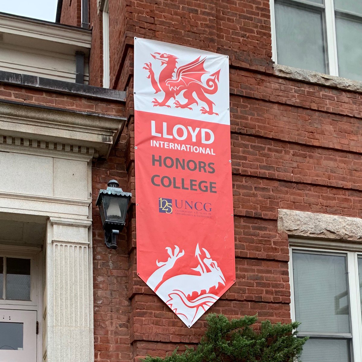 Highly motivated students seeking merit aid should consider attending a less selective college and participating in its honors college/program. #honorscollege #highered