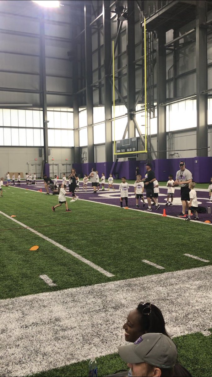 GillJ3HMC's tweet photo. Caught a pass from Coach Zimmer! #experience #skol @Medtronic @ZimFoundation @ProCamps https://t.co/0VAFwSNHow