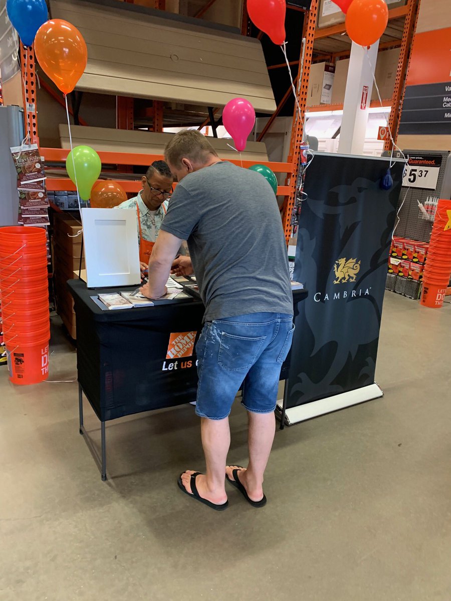 Angel getting 1 of the 4 leads of the Day!!! @cropsey1256 #NDDREAMKITCHEN