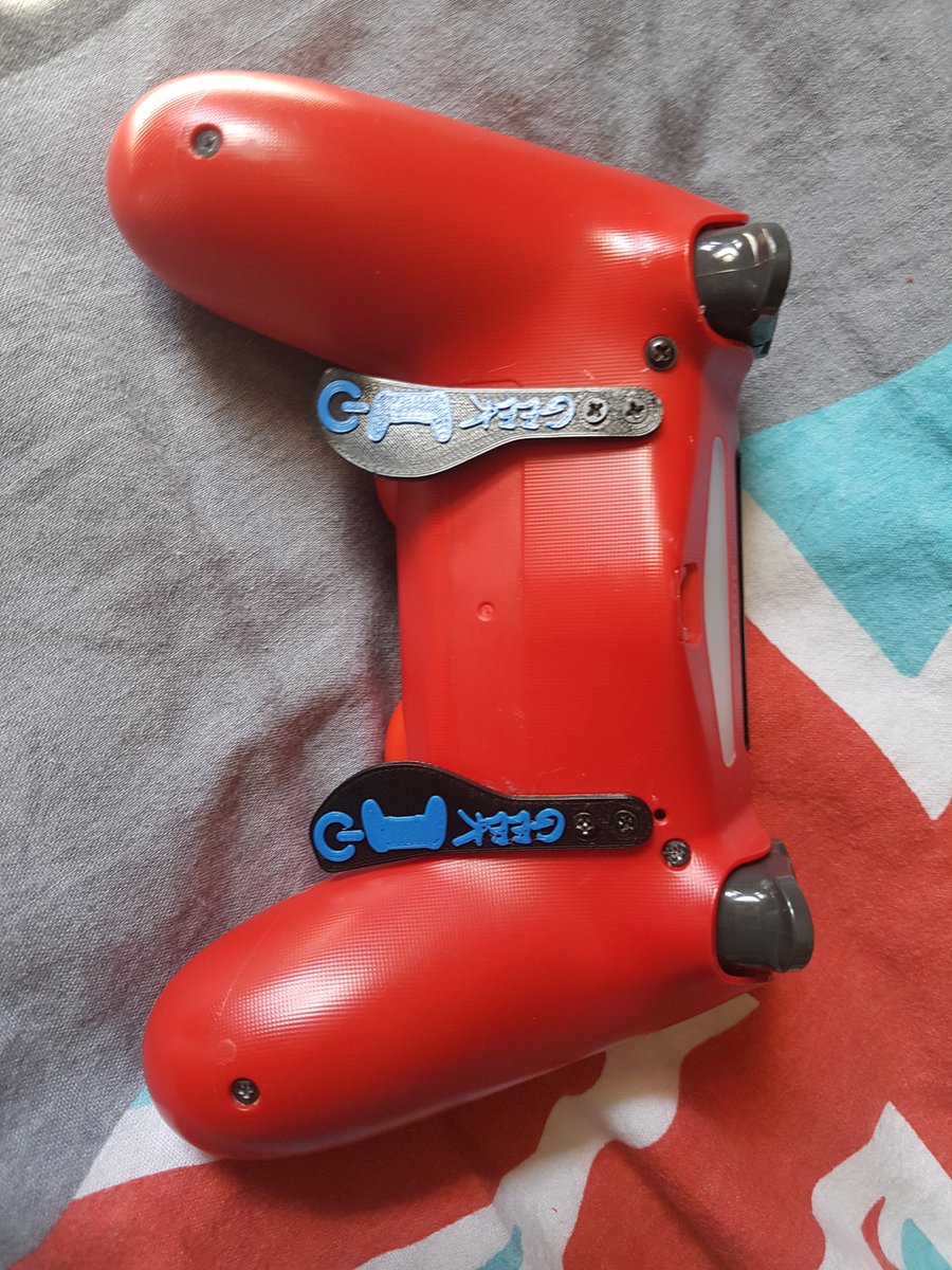 Zayriiixx's tweet image. Merci a @GeekServices pour m'avoir aidé à confectionner ma manette à moindre coût. Damien est au top du top, il sait conseiller et surtout aider les clients qui sont bloqués dans le montage. Je le recommande à toutes et à tous pour des manettes de qualité à moindre coût 😉