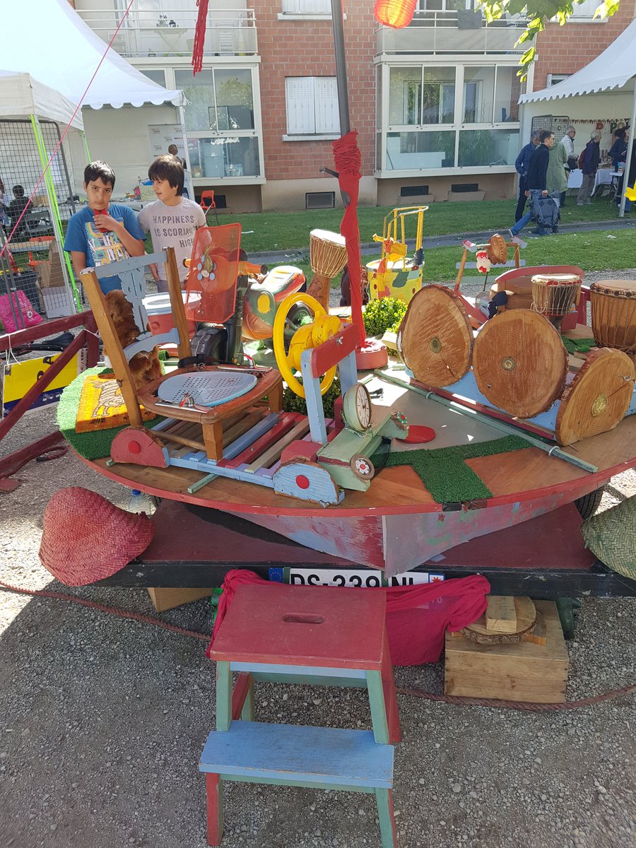 MarioRossiReims's tweet photo. Visite à #Recyclab pour leur 1er anniversaire. Une année réussie. Des ateliers qui fonctionnent, plein d idées originales et intelligentes, des visiteurs qui participent. #Ecologie #proximite @GrandReims https://t.co/CJgLwsMJxZ