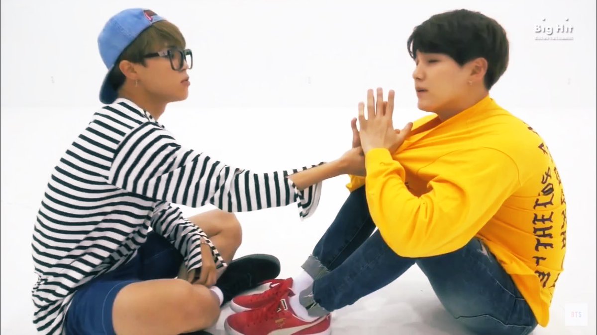 meanyoongi0309's tweet photo. The unending saga of Yoongi in an anti-bullying capaign https://t.co/wihIAgPls8