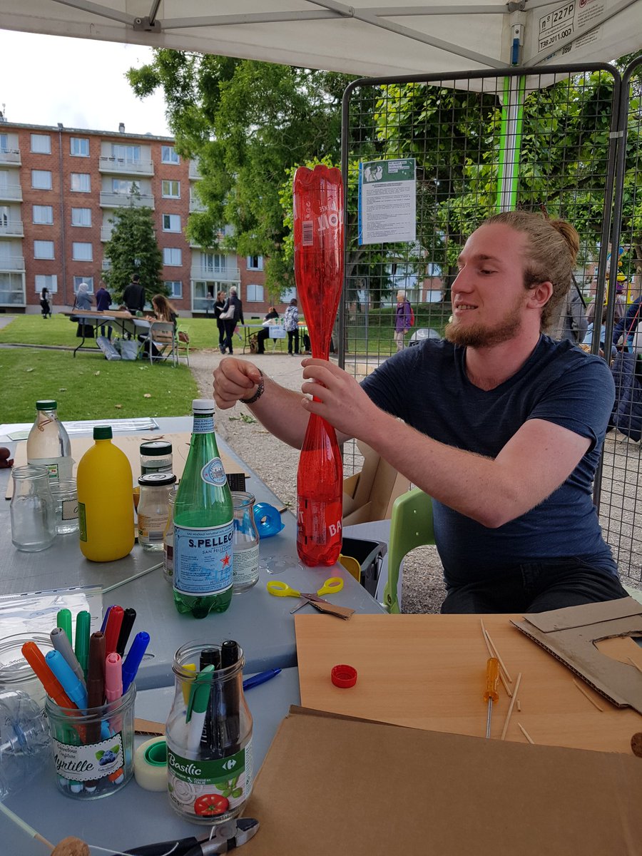 MarioRossiReims's tweet photo. Visite à #Recyclab pour leur 1er anniversaire. Une année réussie. Des ateliers qui fonctionnent, plein d idées originales et intelligentes, des visiteurs qui participent. #Ecologie #proximite @GrandReims https://t.co/CJgLwsMJxZ