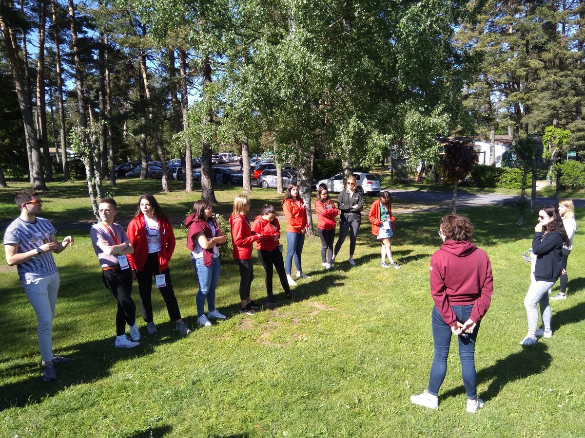 Margot_Svstr's tweet photo. #UE19 | La strategie de transformation du système de santé est au coeur des formations des Université d'Eté de @La_FNESI. Le sujet des passerelles et notamment aborder en #interpro cc @Anesf_FR https://t.co/L8aY3nRugr