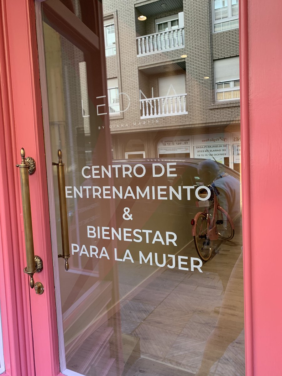 Leona cumple una semana💖 
Ven a sentirte #libreysalvaje.
Pásate o llama 📲 e infórmate de horarios y opciones de entrenamiento! 📍ROA DE LA VEGA, 4