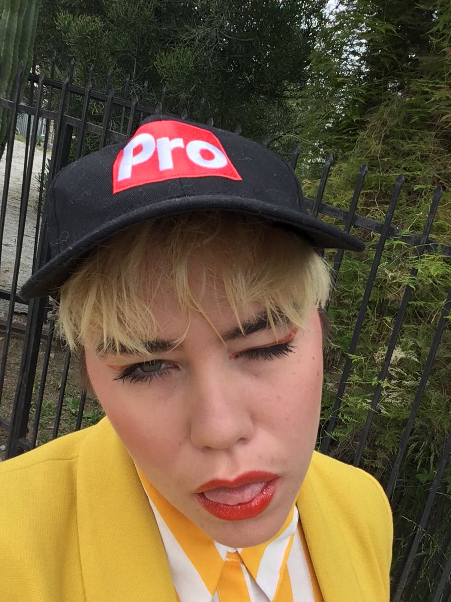 caitraft's tweet image. #bugcon2019 glam #bugconpartner