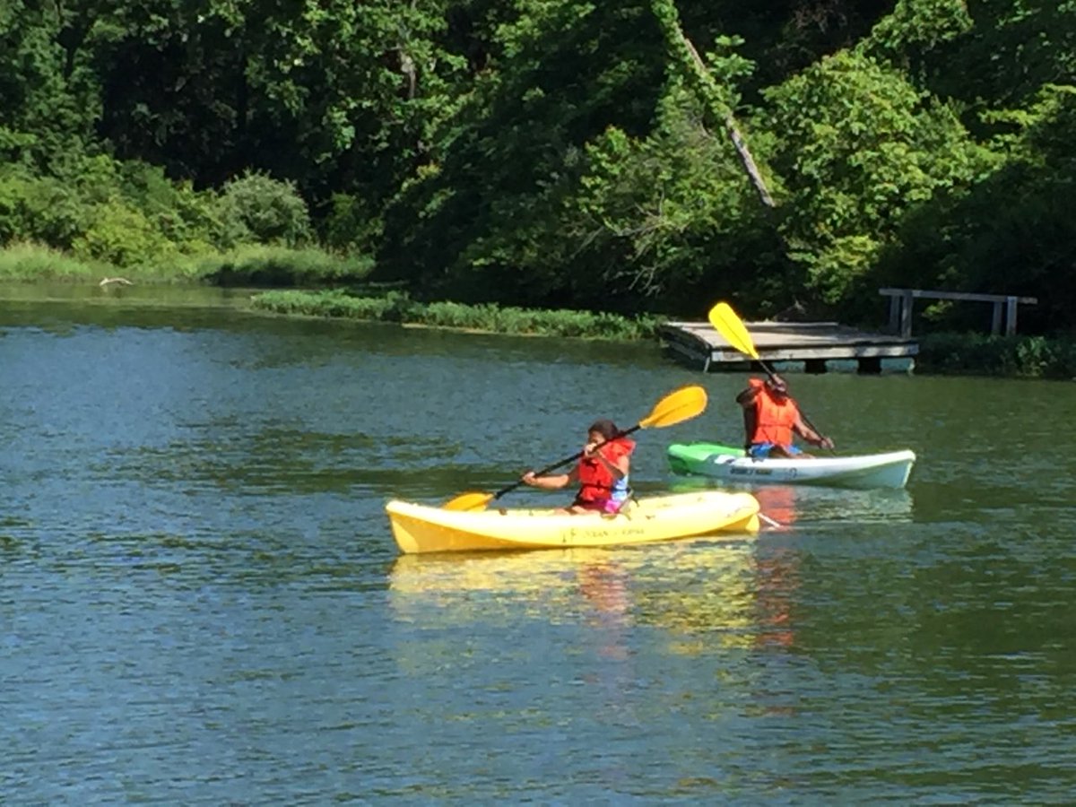 JacksonCountyMO's tweet photo. Happening now at Lake Jacomo #NationalMarinaDay. Come out &amp; enjoy boat rides, games, kayaking, sailing &amp; fishing demonstrations. This free event is sponsored by @BassProShops &amp; last until 2:00 p.m. https://t.co/JA9le76S4n
