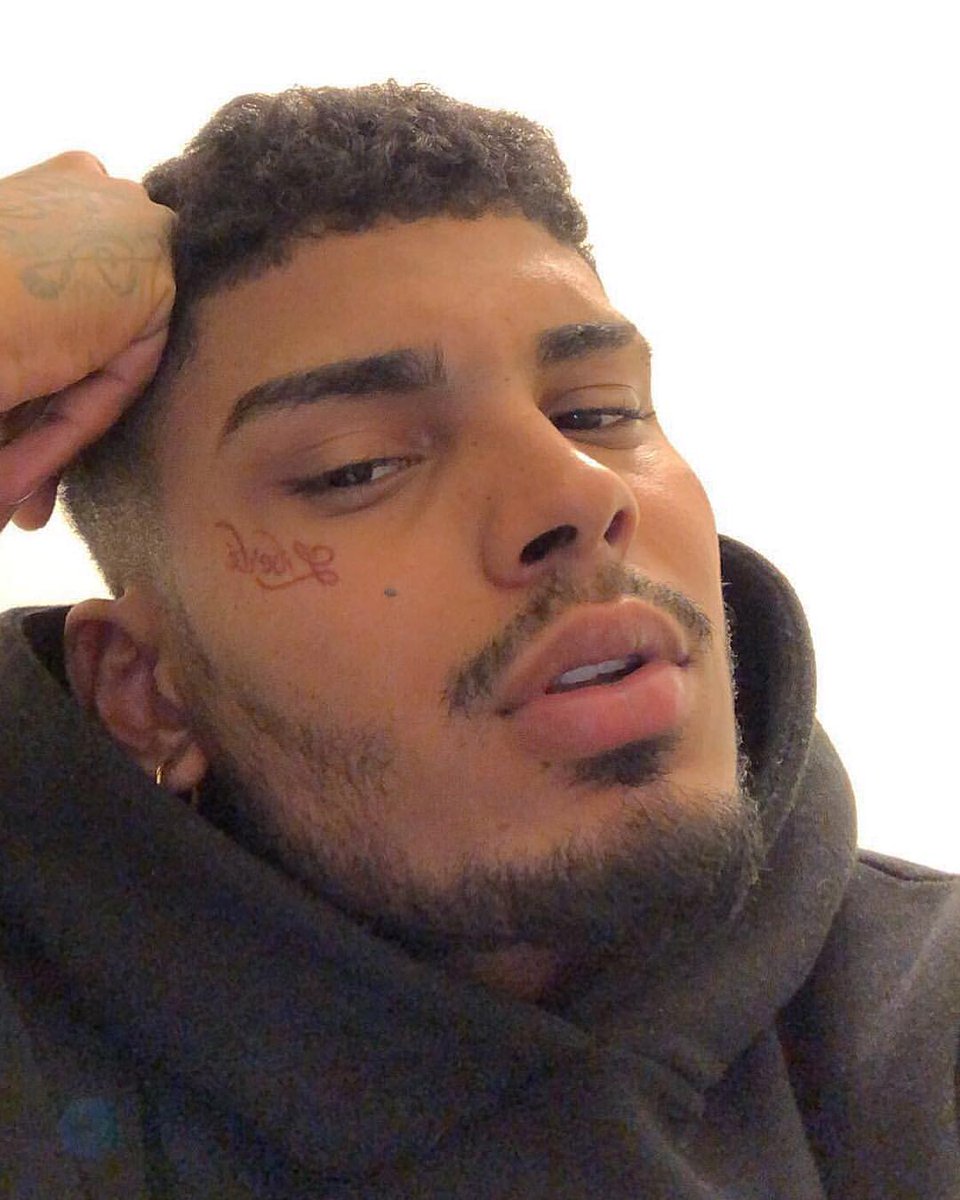 ig66r's tweet image. porque eu fiz geral enxerga em 3D 😡