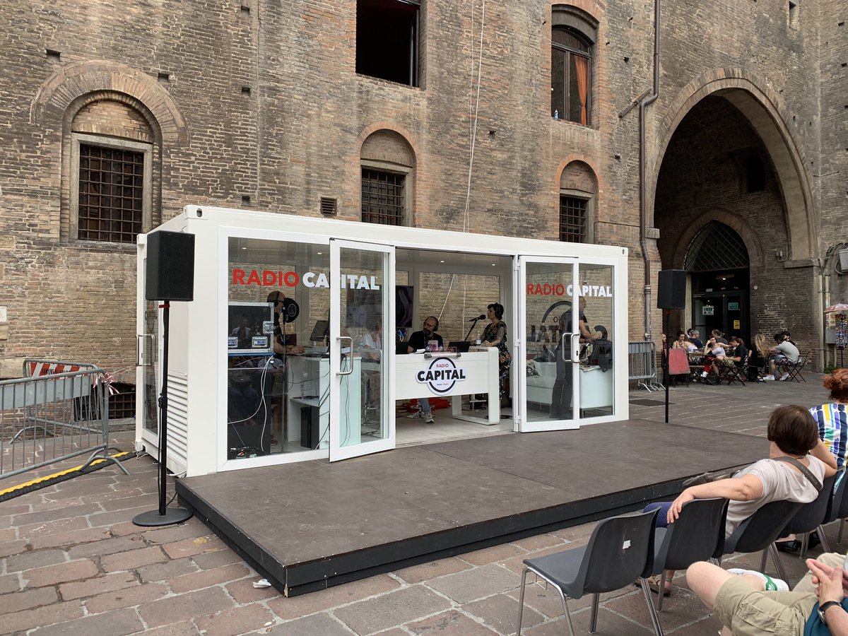 Laura Gramuglia ora live su #RadioCapital a #RepIdee2019 per parlare del suo nuovo libro #RocketGirls <a href="/FabbriEditori/">Fabbri Editori</a>