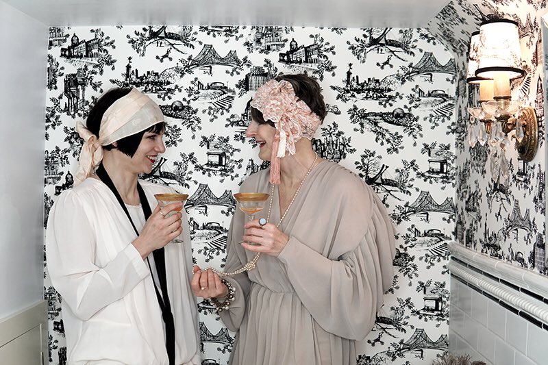 eatdrinkbecarrieFR tweet media