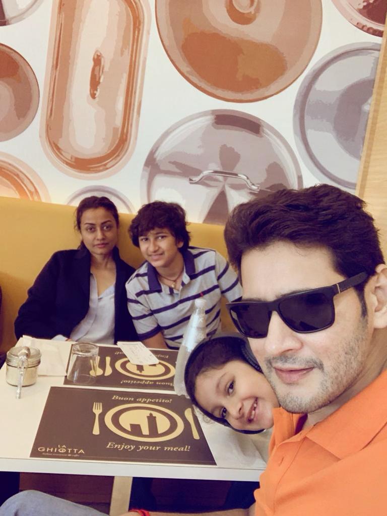 urstrulyMahesh's tweet photo. London bound ♥♥♥
#CelebratingMaharshi https://t.co/2H15Rwm1aQ