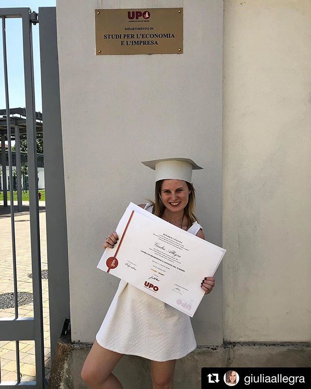 UniAvogadro's tweet photo. #Repost @giuliaallegra with @get_repost
・・・
Ufficialmente Dott.ssa 🎓 @uniupo #gradday19 #love https://t.co/jfr8t4CVU5 https://t.co/fXwm9UqgyN
