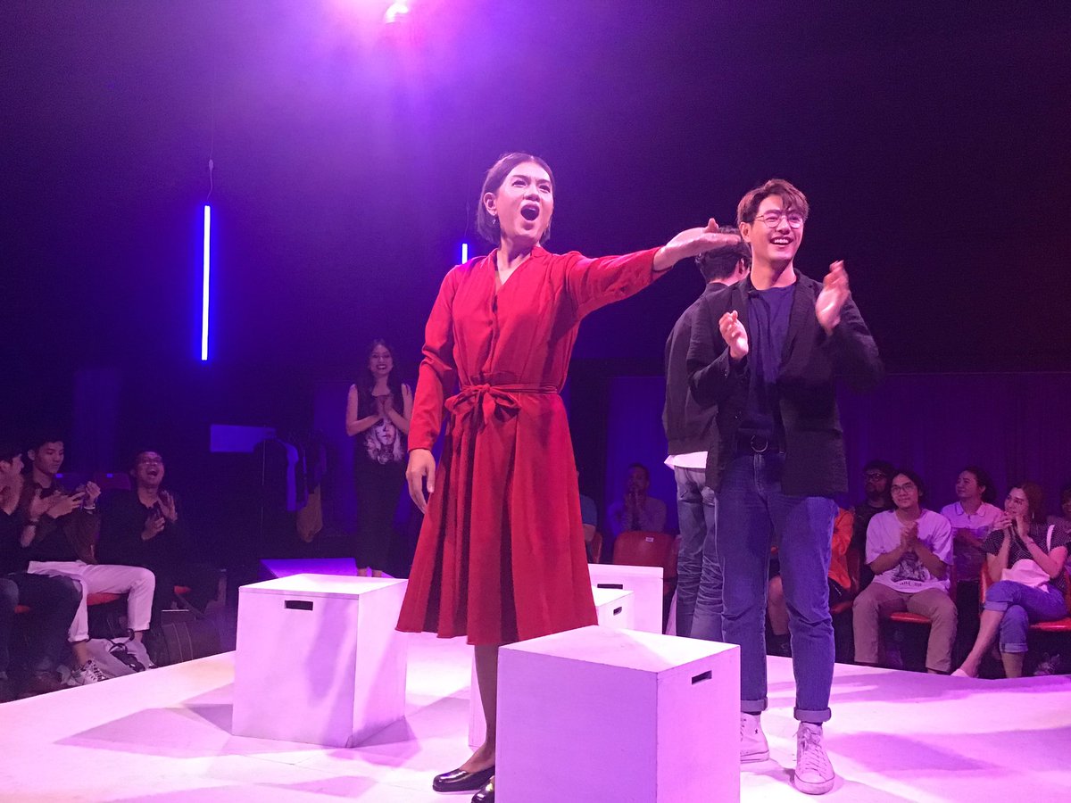 tabaparanagi's tweet photo. #TransIAm ละครเวทีทิ้งทวนของพี่กอล์ฟ ธัญญ์วาริน ก่อนจะเข้าสภาไปทำหน้าที่ผู้แทนประชาชนเต็มตัว เป็นการทิ้งทวนที่ทรงคุณค่าทั้งเนื้อหาและการแสดง เคยดูหนังยาว-สั้นที่พี่กอล์ฟกำกับและแสดงมาหลายเรื่อง แต่การดูพี่กอล์ฟเล่นละครเวทีเป็นอีกฟีลนึงที่แตกต่างกันอย่างสิ้นเชิง ซึ่งหาไม่ได้ง่ายๆ https://t.co/sDLWGtzZOW