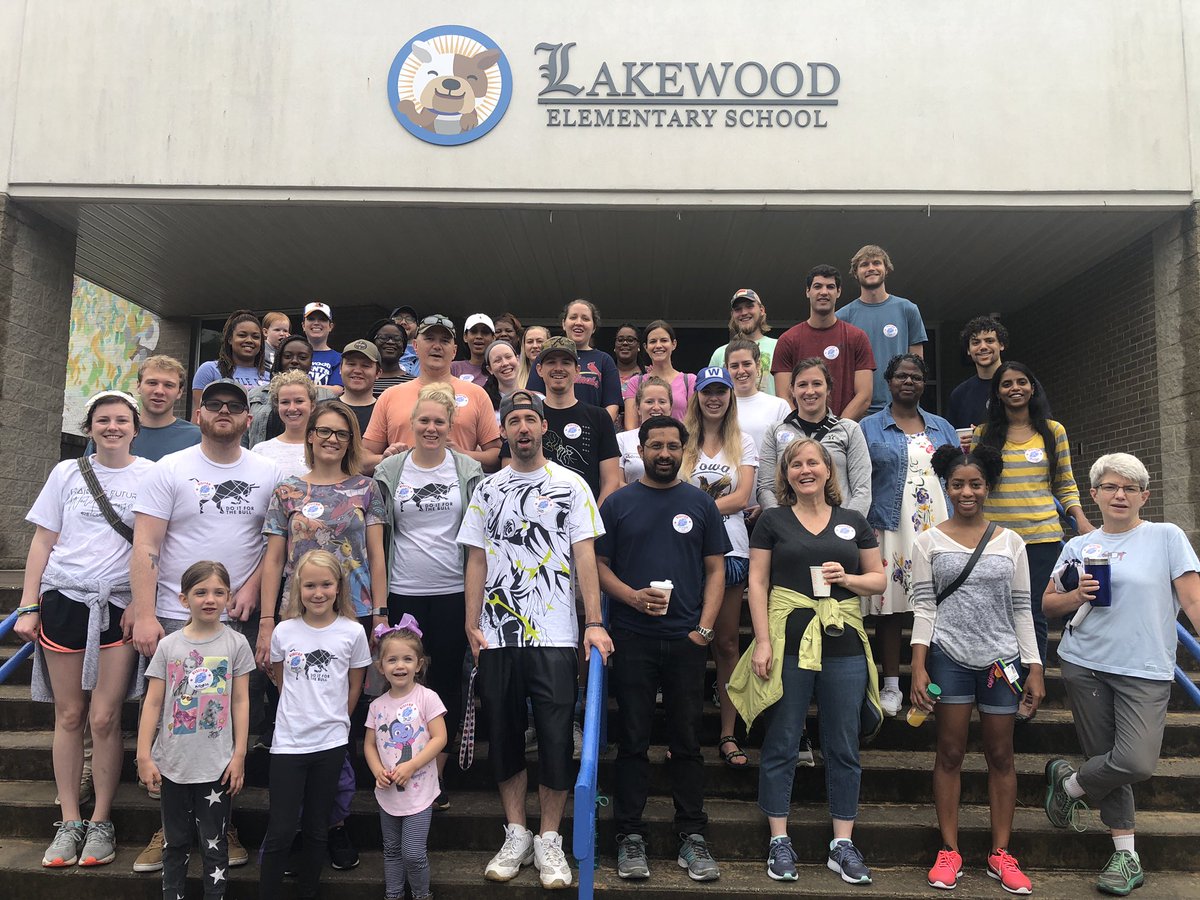 PrincipalJHop's tweet image. Just another Saturday at Lakewood. I love that #Durham residents always step up to volunteer! Once again  @BullClassrooms came through for my teachers—helping them clean, organize and paint this morning #Lovethiscity 🐂🙏🏾🏆