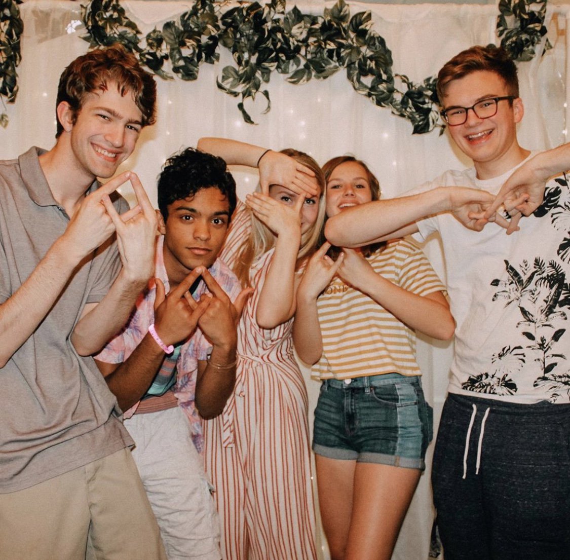 DECAInc's tweet image. Raise your hand if DECA brought you your best friend🙋🏽‍♀️🙋🏻‍♂️ Tag your DECA BFF. #NationalBestFriendDay