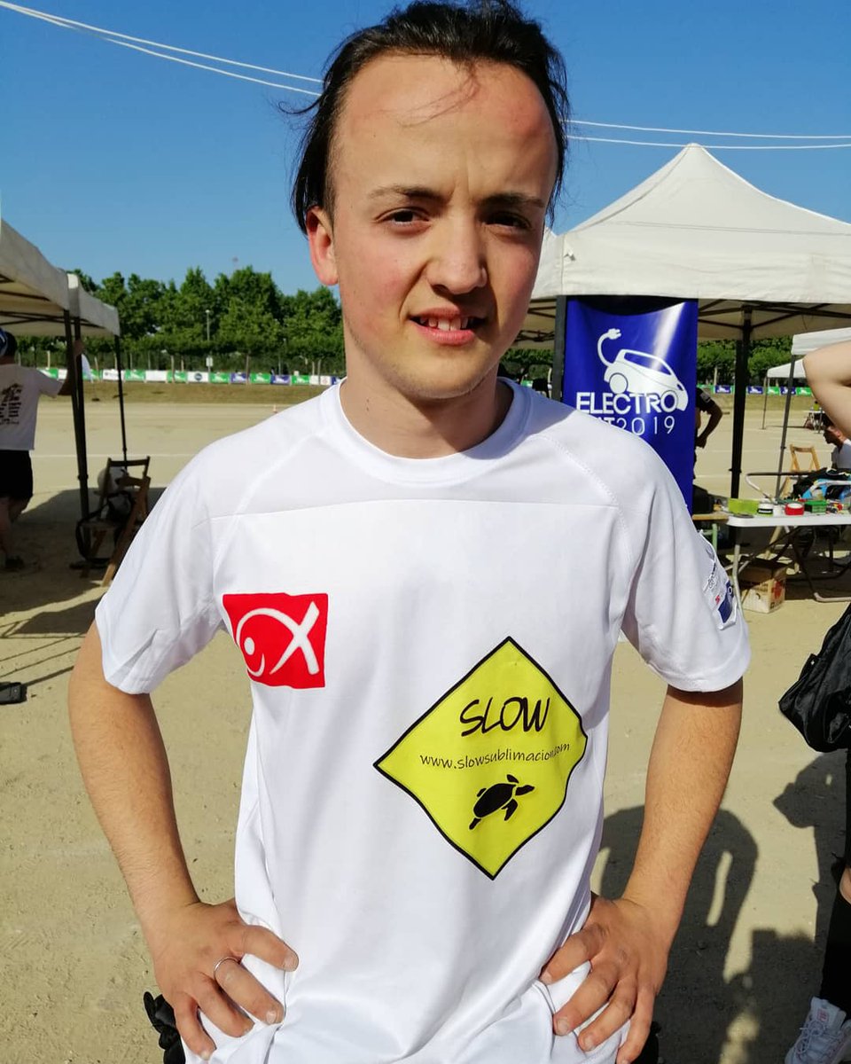 insmollet's tweet photo. Samarretes per la competició @electrocat #electrocat del nostre patrocinador @slowsublimacion
.
#camisetaspersonalizadas #camisetasmotor #carelectronic #electrocat19 #insmolletautomocio #insmolletciclesformatius #insmollet https://t.co/JS0BCZIOrR