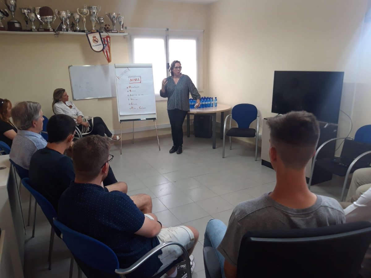 ⚽️ Hoy padres, jugadores, árbitros y directivos han participado en una mesa redonda para evitar la violencia en el #futbol 👏🏻💪
#boadilladelmonte #futbol #vamosboadilla #nuevoboadilla
