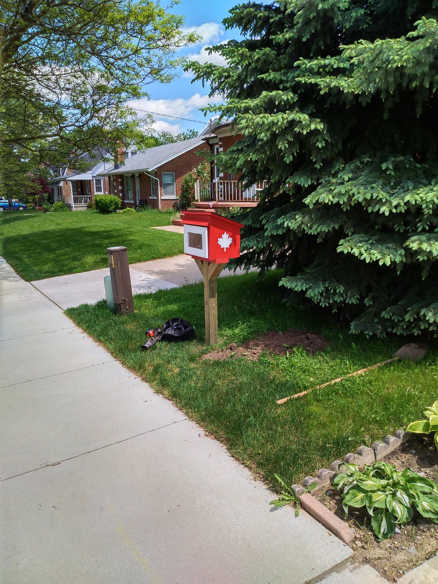 To celebrate the @CityKitchener and @citywaterloo #NeighboursDay 2019 we built a little @KitchLibrary and stocked it full of books for all ages

#kwawesome 
#littlelibrary
#takeabookleaveabook