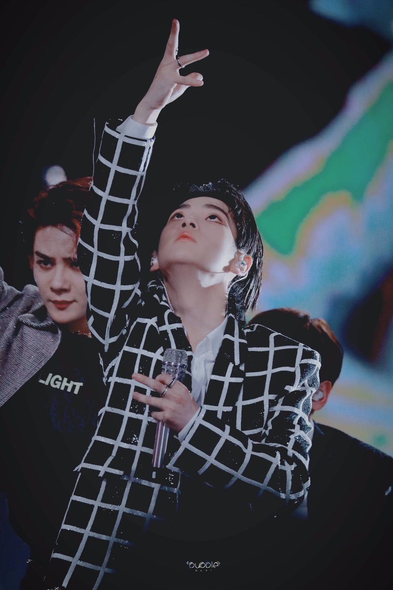 zhouarchives's tweet photo. pics from tonight ✨

cr. Bubble_0621周震南个站

#zhouzhennan #zhennan #周震南 #南南 https://t.co/LEqghvzjmA