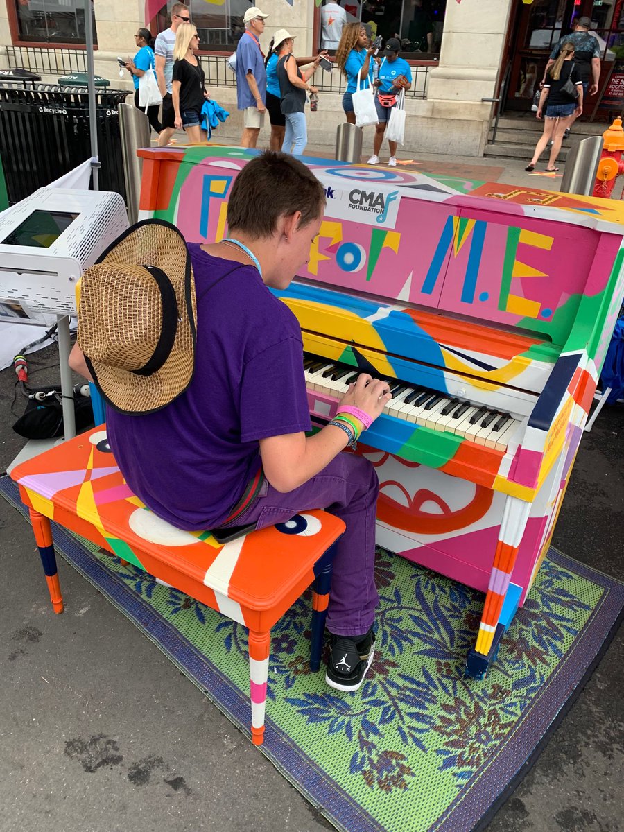 ChrisBennettEA's tweet photo. #musicmadepossible #itstartswithme https://t.co/0WmhzzGoUg
