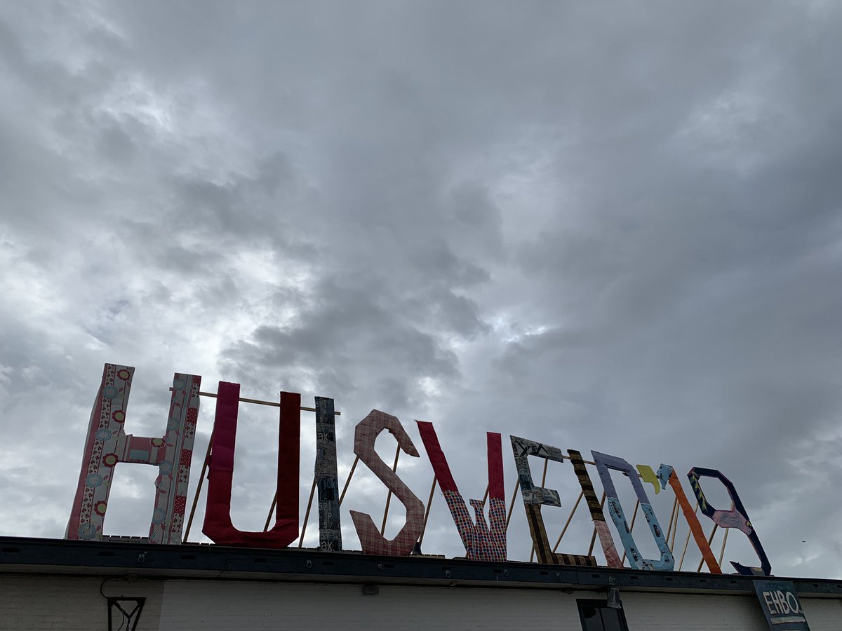 Huiswaait😜!

Ondanks de regen en wind zijn we er klaar voor💪🏻 Morgen krijgen we een mooie dag dus tot 1e Pinksterdag, tot Huisweid Festival! #huisweid #huisweidfestival19 #huisweidfestival #warmenhuizen