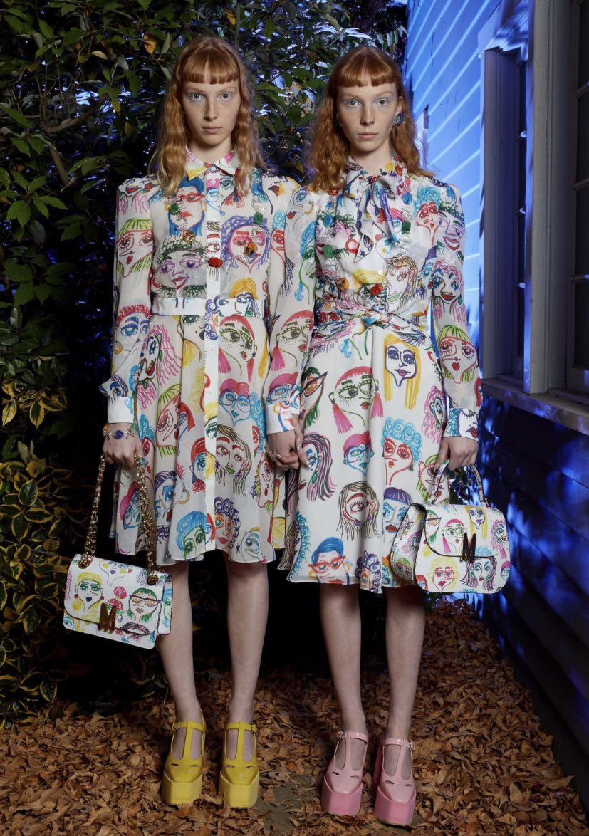 LlMPWRISTKIT's tweet photo. im fucking obsessed with the moschino s/s 20 resort collection https://t.co/crBNxMsER7