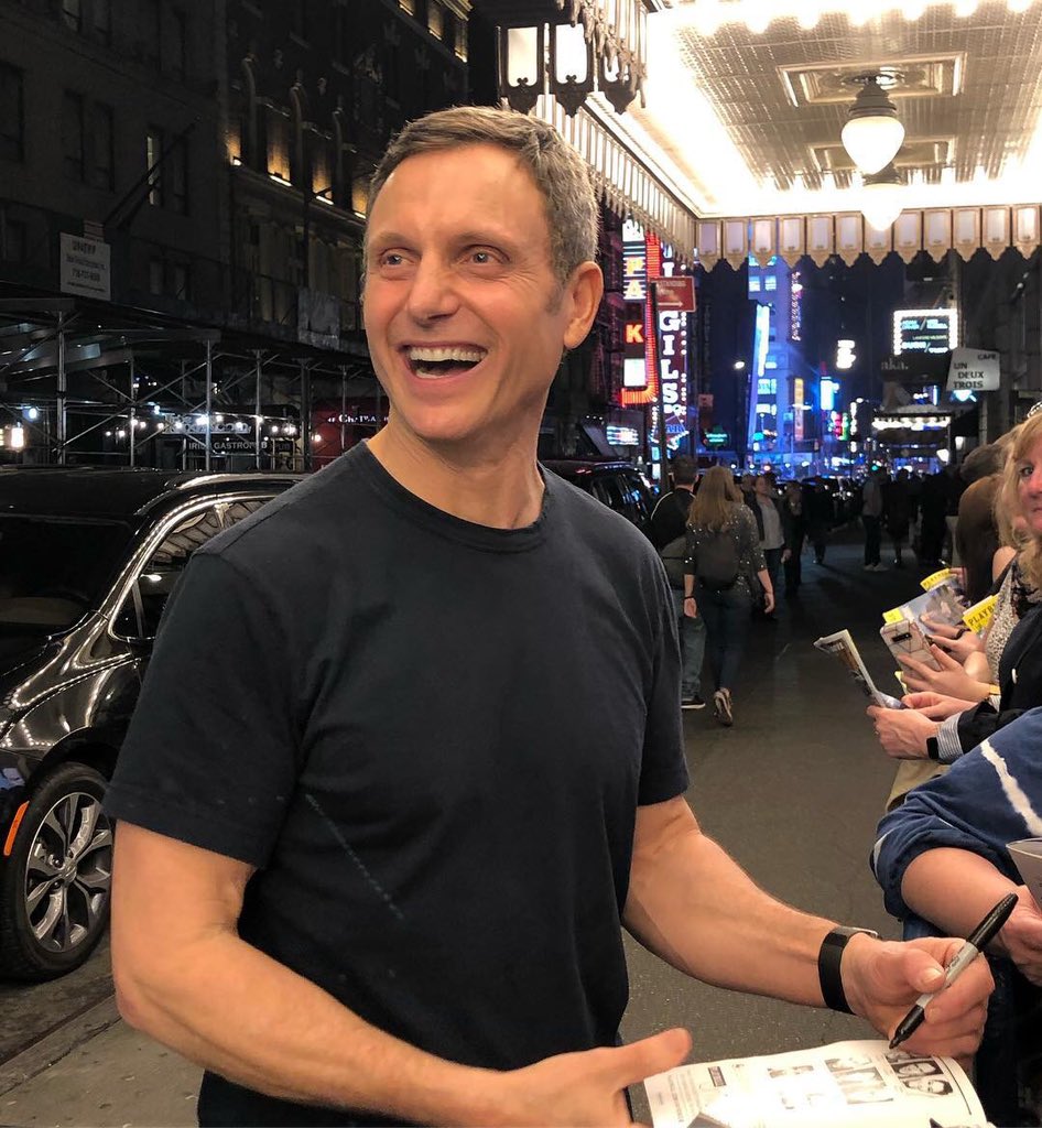 ScandalAddict94's tweet photo. Can’t believe #Network is about to be over. Seeing this visionary, powerful &amp; brilliant show and meeting Tony meant the world to me. I’m sooo grateful! Best of luck on your future projects. We’ll always support your awesome work. Congrats and break a leg tonight!! @tonygoldwyn https://t.co/CZxzjWSosB