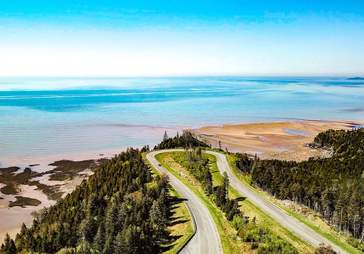 || The Fundy Trail || 🇨🇦

Oh Canada 😍 I saw this in a photo years ago in a magazine, so to actually drive the 19-mile Fundy Trail was a big tick off the old #BucketList! ☑️🙌

#ExploreCanada #ExploreNB #ForGlowingHearts