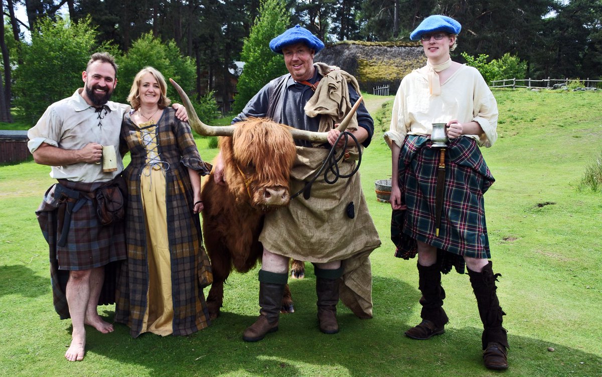 preslavag's tweet photo. Outlander Day at the Highland Folk Museum โ๏ธ#PhotoOfTheDay #TrueHighlands #Scotland #HighlandFolkMuseum #Newtonmore #HighlandCow #Outlander https://t.co/bElMUxWxmD