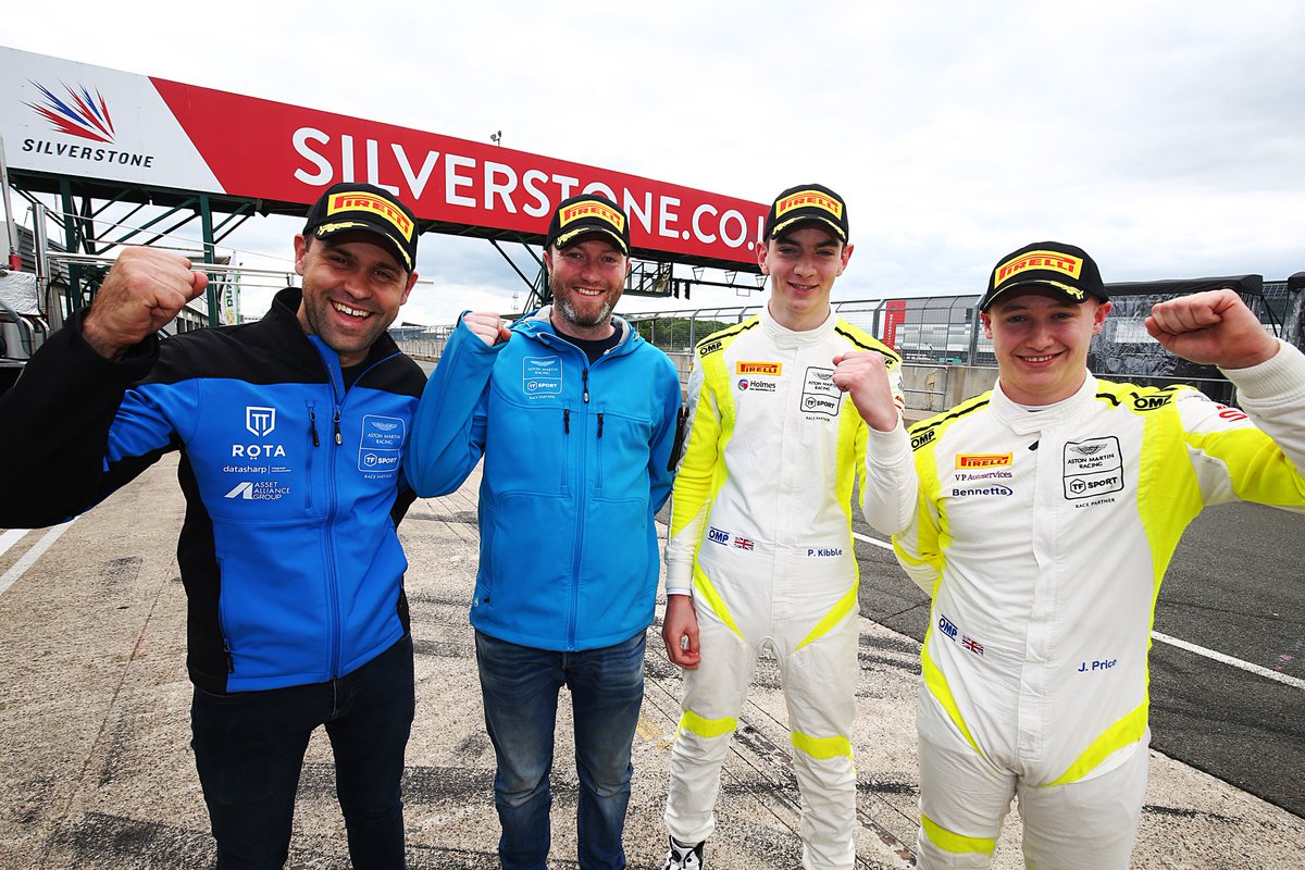 OfficialTFSport's tweet photo. ⬡DOUBLE⬡POLE⬡
Combined qualifying 🏁 

#47 P1 ⏱️4:02.720
#2 P4 ⏱️4:03.560

#95 P1 ⏱️4:25.285
#97 P9 ⏱️4:27.176

#BritishGT #Silverstone500 https://t.co/GlUosDm1Lh