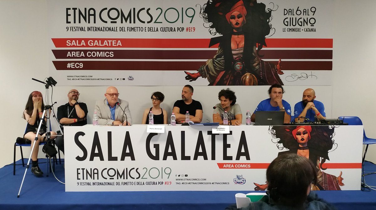 VittorioEboli's tweet photo. I vincitori del primo #premioCoco alla nona edizione di @etnacomics premiati da Alessandro Di Nocera #fumetti #comics https://t.co/GBS1jC1Uuz