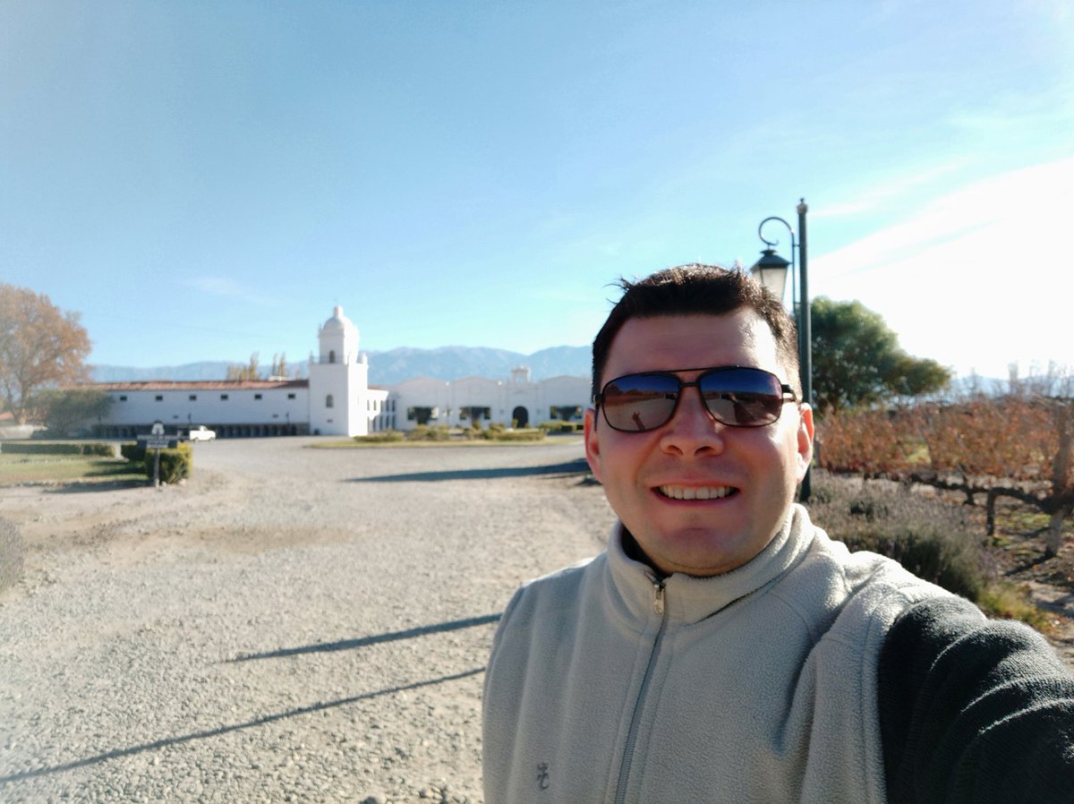 SommelierMza's tweet photo. Mañana por @BodegaElEsteco degustando deliciosos perfiles de #Vinos Muchas Gracias @claudiomaza1 🍷🍷
#VinoArgentino #Cafayate #NOA #Salta #CulturaSommelier #SommReview https://t.co/aIc929n5KH
