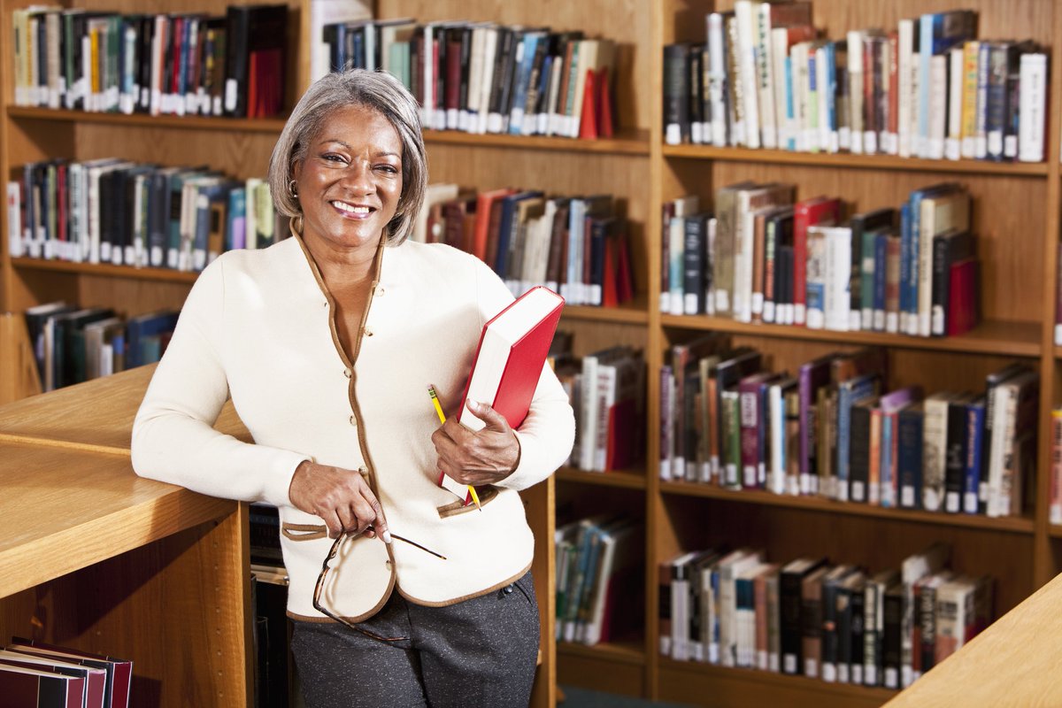 FollettSoftware's tweet photo. School librarians are the literacy leaders both teachers and student need. And we have the facts! Learn more from this @EdWeekTeacher piece. https://t.co/2jl5rWYWEM https://t.co/BKbW1gjspT