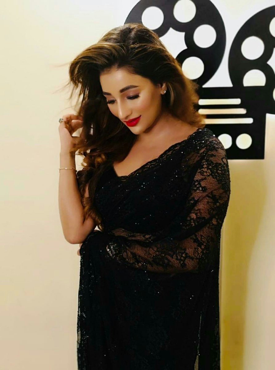 sayantika12's tweet photo. Event ready for #AMRICON

Saree By - @SaarangKolkata
Styled By- @rabhisek89
Hair &amp; Makeup - Rii_the _queen.
(Assisted by- Naaz)
Media Partner- @pssent
Team Sayantika- Amit, Suraj, Gautam &amp; Buddho. https://t.co/RCeca8XFdE