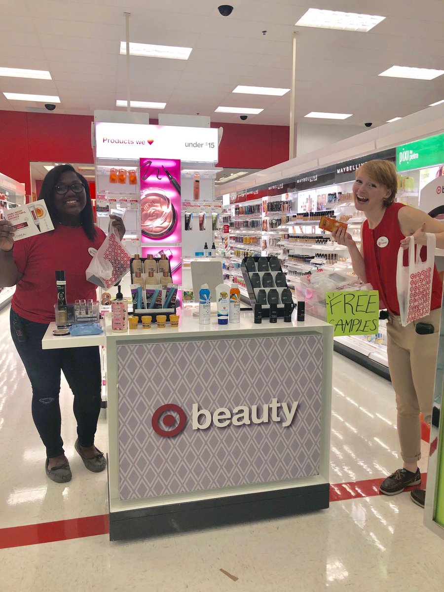 Tylerattarget's tweet photo. Beauty consultant, DeAsia, loved showing our intern, Sky, weekend sampling! At #TheRidge we’re all about putting our guests first! https://t.co/5gKsLeId9L