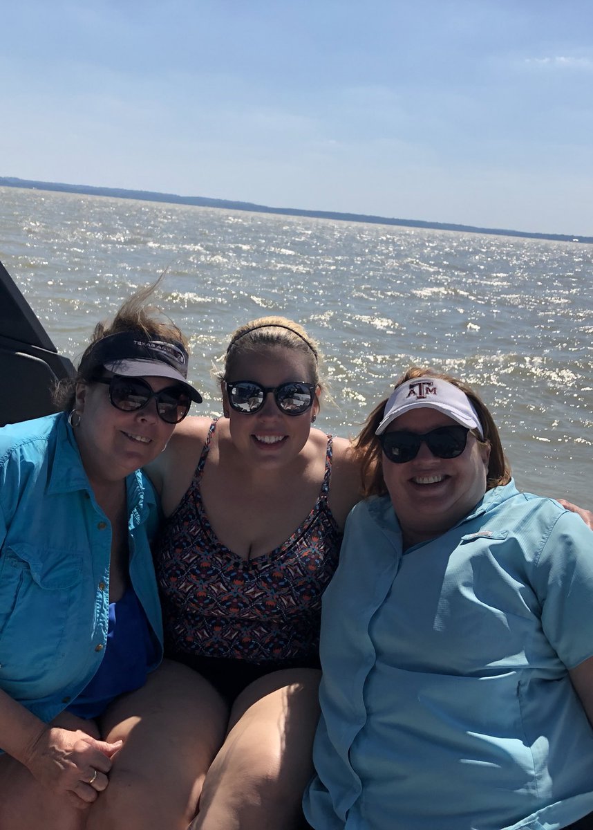 MrsOliverWCE's tweet photo. Enjoying being on the the boat and enjoying the views of Lake Livingston with the Lake Family! #wcesummer #onaboatselfie https://t.co/1inlzixQrj