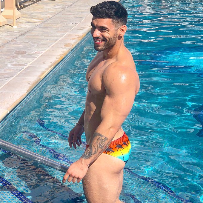 SMILE 😊, your eyes sparkle when you do ... .. .. لبخند بزن ، دلت و صفاست 😁 .. ..ENJOY YOUR WEEKEND .<a href="/tag/bodybuilding"class="tags"><span>#bodybuilding</span></a><a href="/tag/muscle"class="tags"><span>#muscle</span></a><a href="/tag/comingsoon"class="tags"><span>#comingsoon</span></a><a href="/tag/tattoo"class="tags"><span>#tattoo</span></a><a href="/tag/underwearmodel"class="tags"><span>#underwearmodel</span></a>