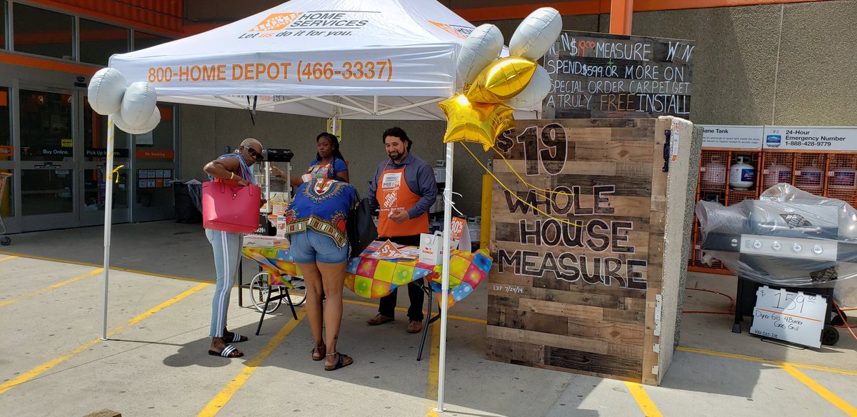 ChristianAHD095's tweet photo. Beautiful day with a great setup at #0959 going after leads !! Team making it happen!! Special thanks to David DH, @Shenelle_HD0959 and all those involved!!  @MattKeatinghd @LuisOrt35965715 @DHRMgregorio @FarrahSASMHD @DSM_Eric https://t.co/mWu8SvMQlx