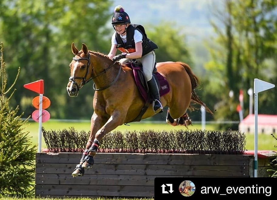 The smile says it all...!!
.
Florrie and Amber looked so happy as they competed at Millfield wearing the HUSK jump kit...
.
Florrie stayed cool by wearing the Burgundy Breathe Pad &amp; Rock boots
View the range here - thehusk.co.uk/?aff=3 <a href="/eventinghour/">#EventingHour</a> #husk @HorseChatHour