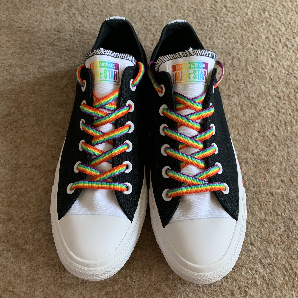 Earper_Jacks's tweet photo. My wife asked me if her new shoes would make her look gay 🤔🏳️‍🌈 #Pride2019 https://t.co/tp5ubxnBP2