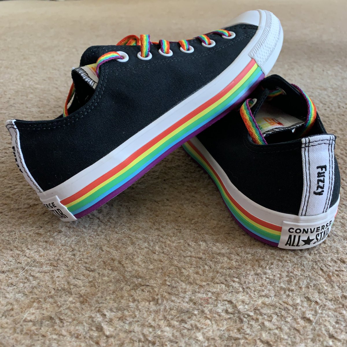 Earper_Jacks's tweet photo. My wife asked me if her new shoes would make her look gay 🤔🏳️‍🌈 #Pride2019 https://t.co/tp5ubxnBP2