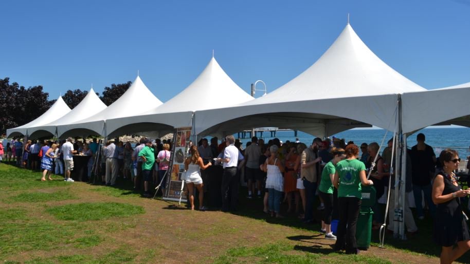 Rotary_Lakeside's tweet photo. We SOLD OUT last year and are on track to do so again this year. Get tickets and #SampleSipSavour your Sunday away! Tickets >> https://t.co/tcLoJiuVCu https://t.co/giaWg8tg3Z